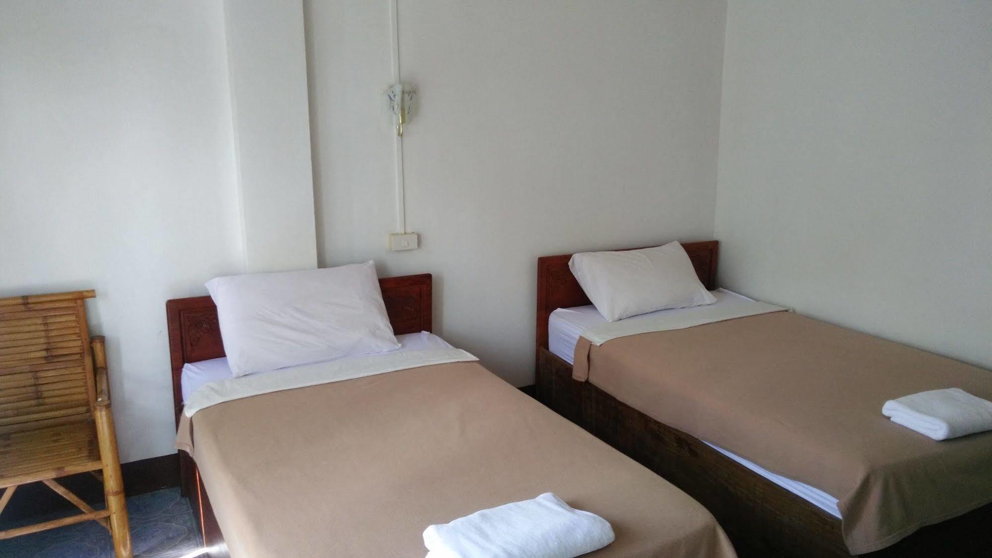 Chanthasom Guesthouse Ban Nongdouang Kültér fotó